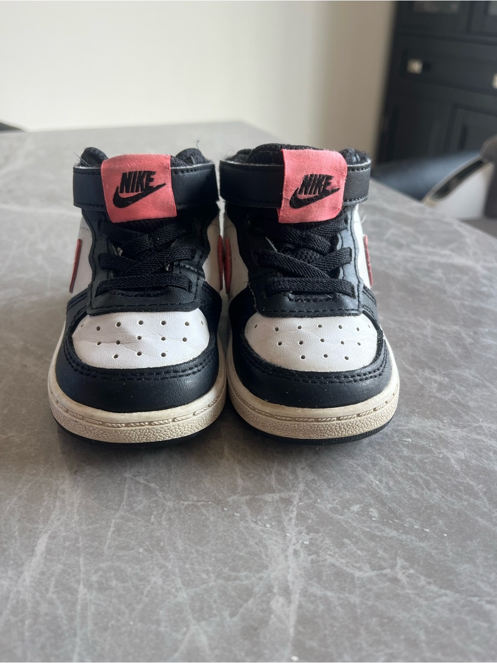 Nike Little Kids' Black & Pink Low-Top Sneakers - Picture 4 of 6